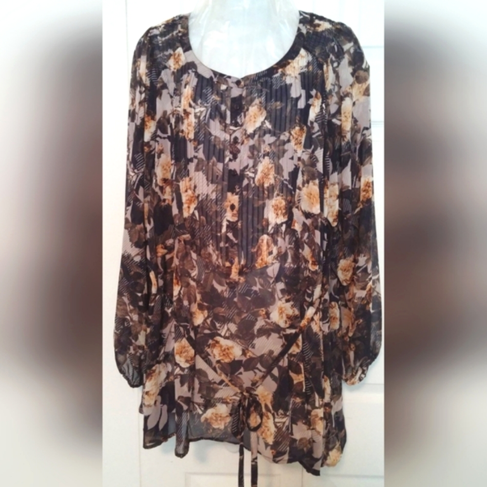 #213 Beverly Drive- Black Floral Sheer Tunic Top- Sz. 24-26W Women's